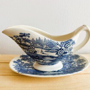 Clarice Cliff Tonquin Small Vintage Sauce Server With Matching Under Plate